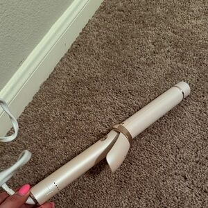 T3 curling iron